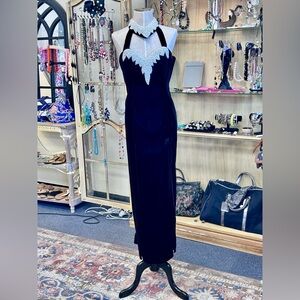 Dave & Johnny black velvet  w/white beads. GORGEOUS!SZE 11/12 GREAT CONDITION